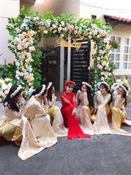 Đội Ngũ Bê Quả Bên Nhà Cô Dâu